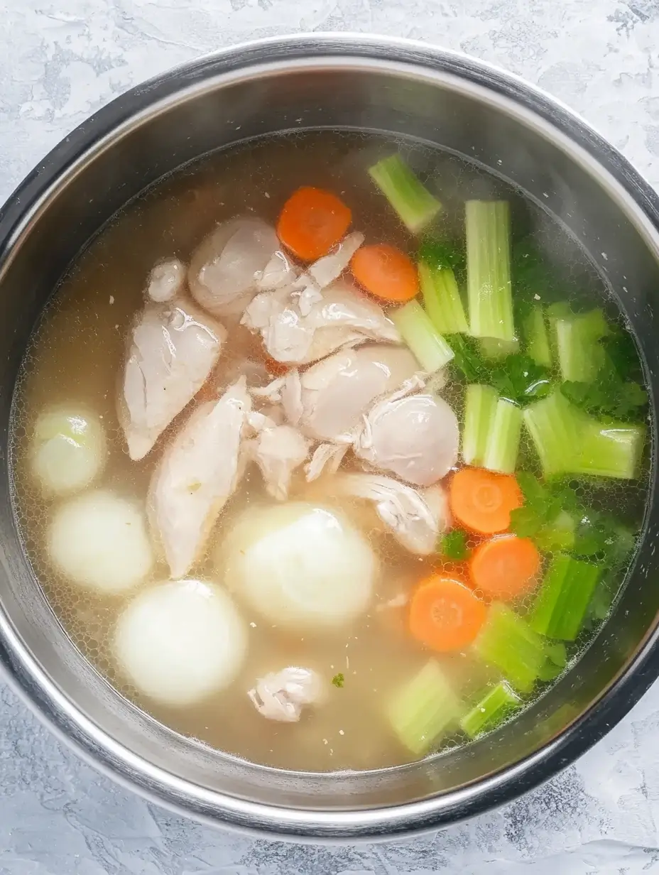 Homemade-Chicken-Broth-preparation